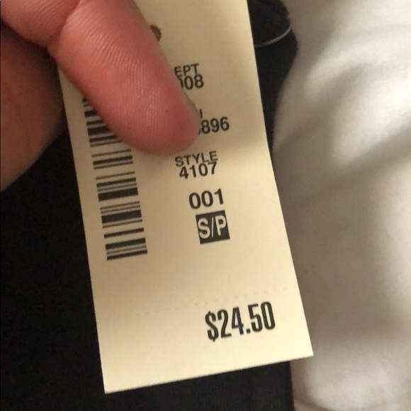 Small Aeropostale T-shirt never worn - Picture 2 of 3